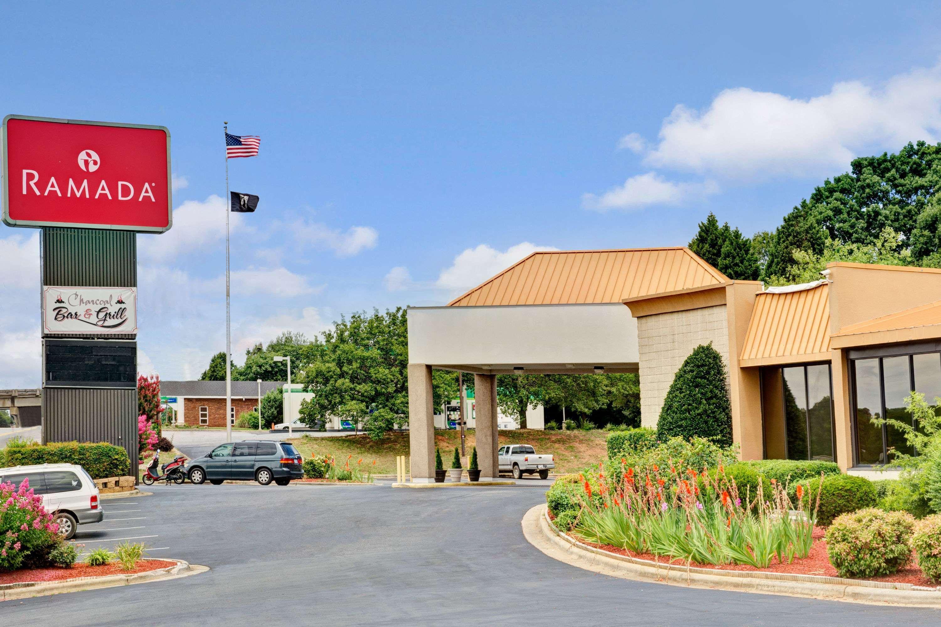 Ramada By Wyndham Statesville Exterior photo