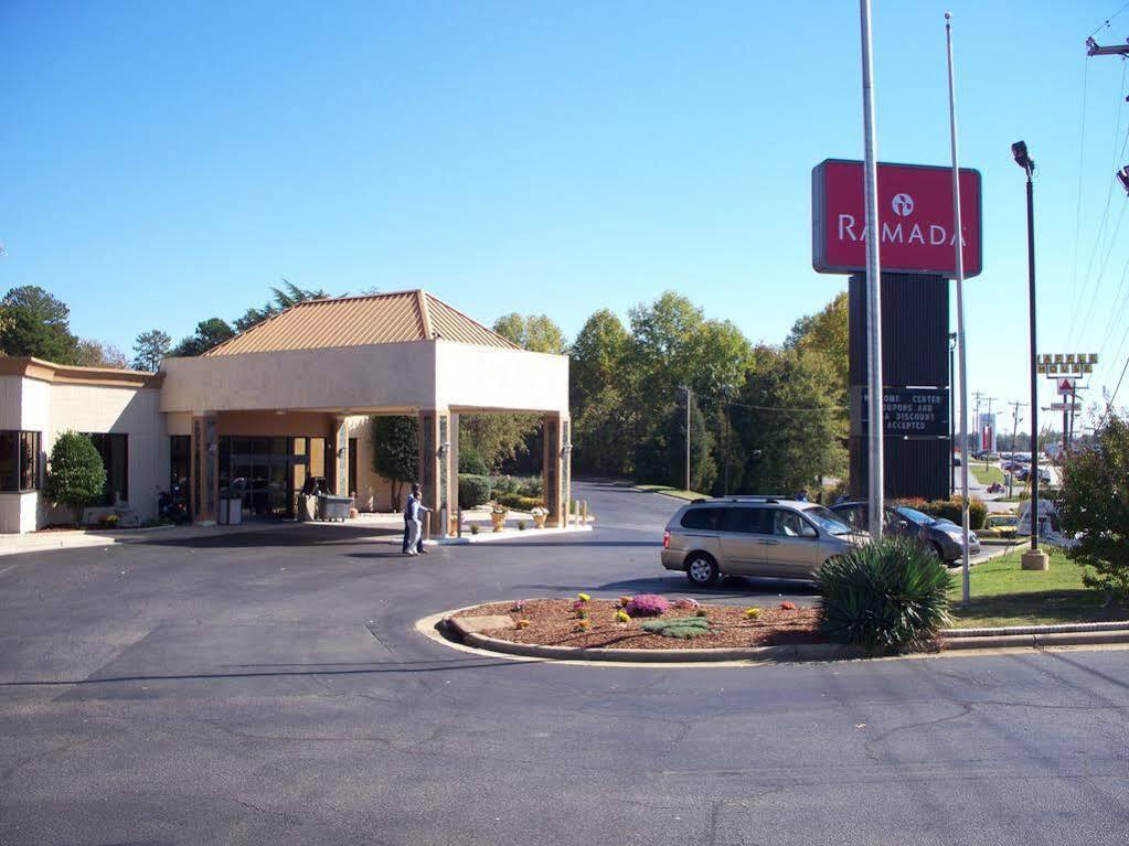 Ramada By Wyndham Statesville Exterior photo