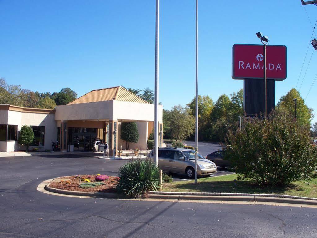 Ramada By Wyndham Statesville Exterior photo